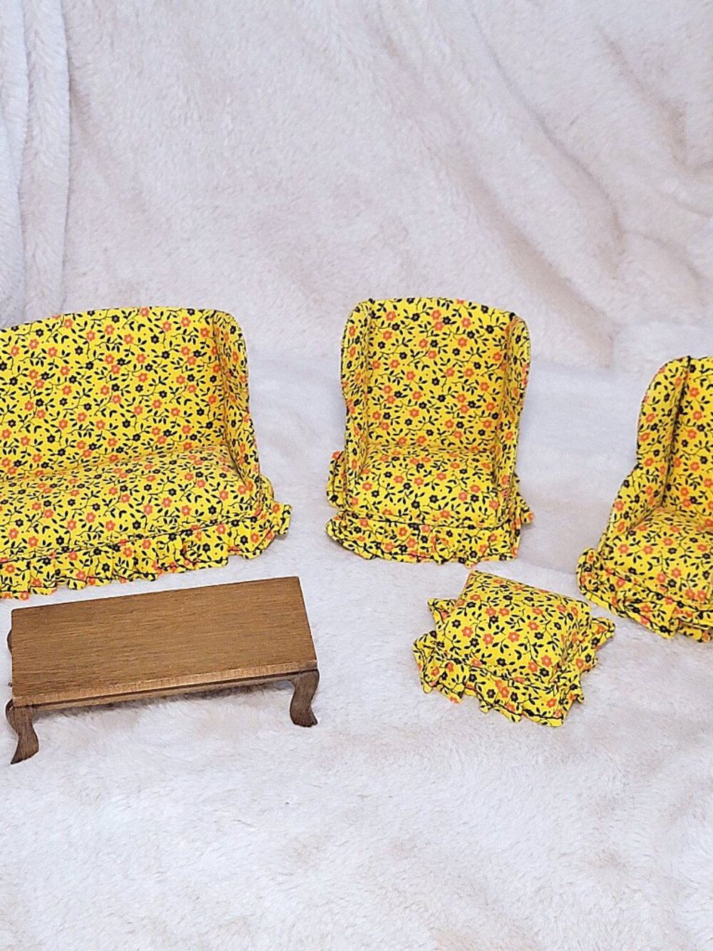 VTG Miniature Dollhouse Furniture Upholstered Yellow Floral Living Room 5 pc #E